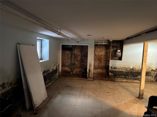 2431 Deerfield Road, Far Rockaway, NY 11691