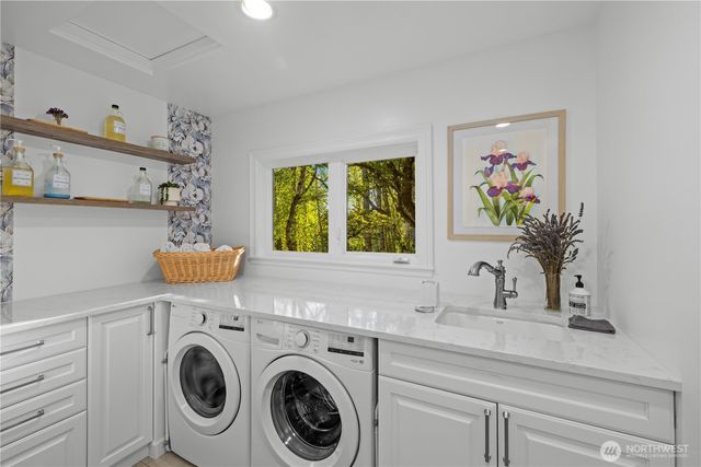 4145 Peregrine Point Way SE, Sammamish, WA 98075