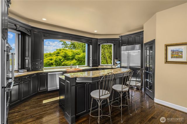 4145 Peregrine Point Way SE, Sammamish, WA 98075