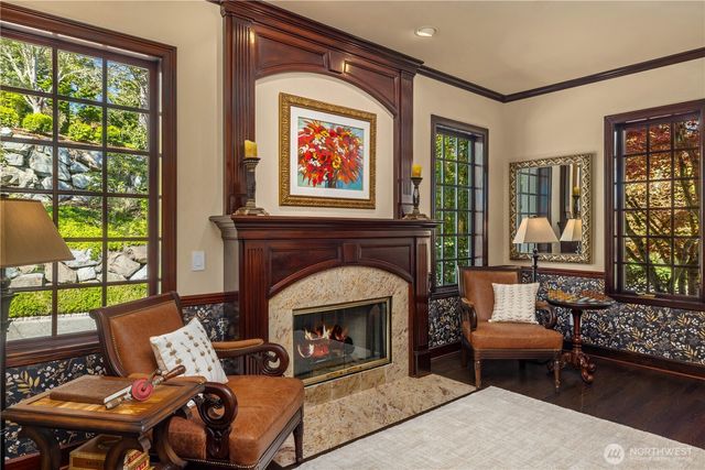4145 Peregrine Point Way SE, Sammamish, WA 98075