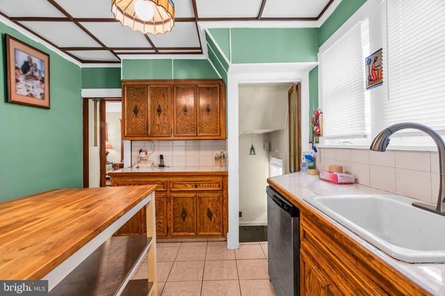 1281 LONGFELLOW AVE, Teaneck, NJ 07666