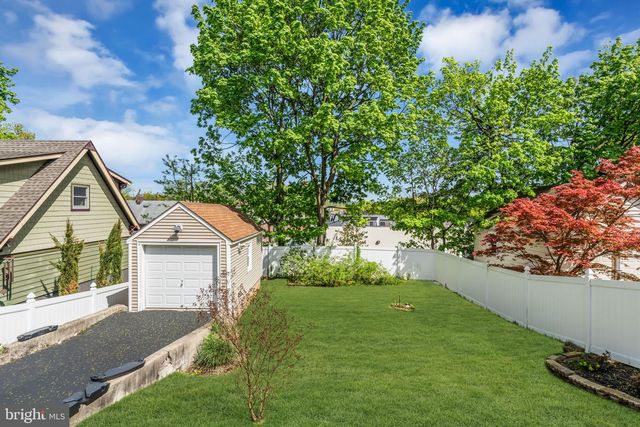 1281 LONGFELLOW AVE, Teaneck, NJ 07666