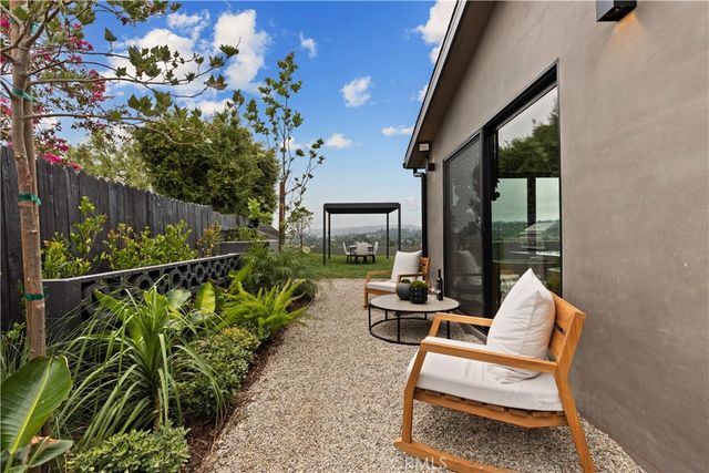 5746 Mcdonie, Woodland Hills, CA 91367