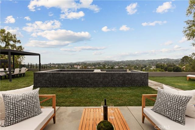 5746 Mcdonie, Woodland Hills, CA 91367