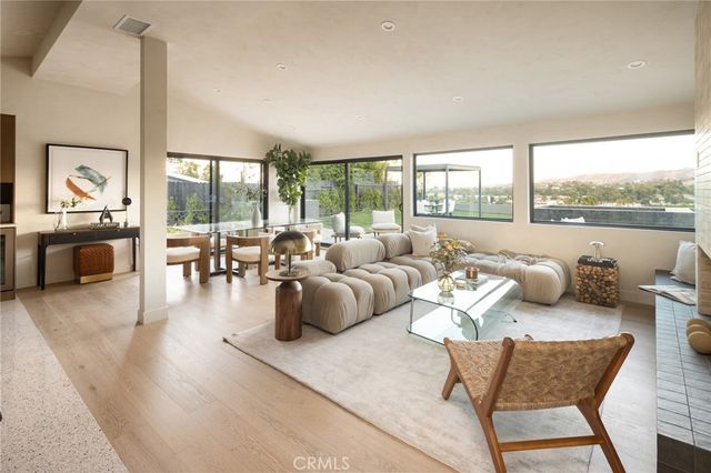 5746 Mcdonie, Woodland Hills, CA 91367