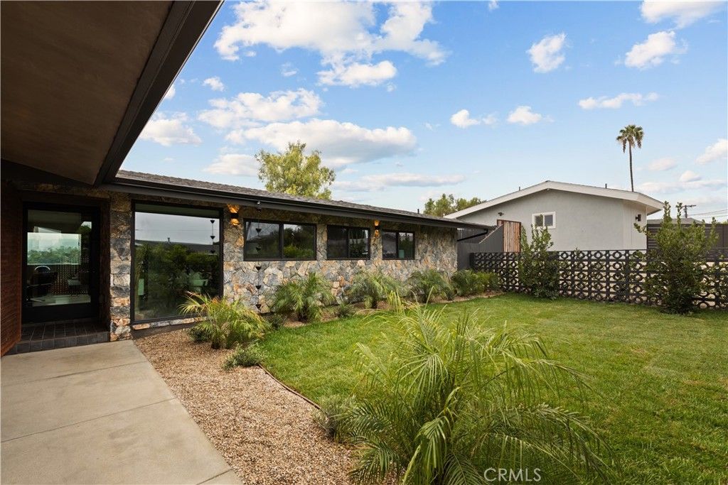 5746 Mcdonie, Woodland Hills, CA 91367 — photo 5