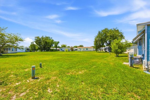 2679 LAKE GRASSMERE CIRCLE 903, Zellwood, FL 32798
