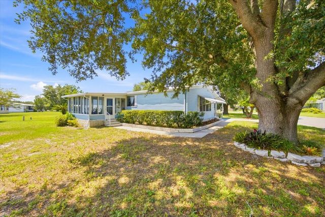 2679 LAKE GRASSMERE CIRCLE 903, Zellwood, FL 32798