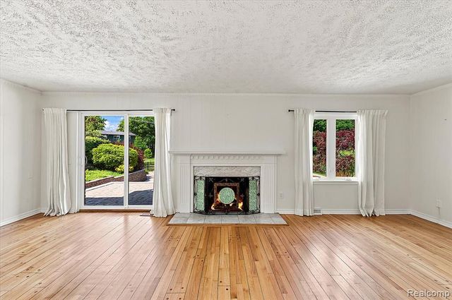 980 Sandhurst Road, Bloomfield Hills, MI 48302