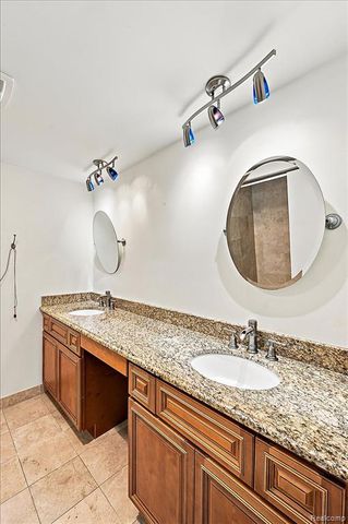 980 Sandhurst Road, Bloomfield Hills, MI 48302