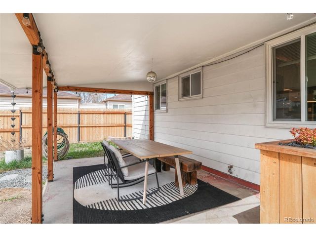 1749 Havana St, Aurora, CO 80010