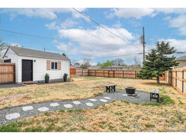 1749 Havana St, Aurora, CO 80010