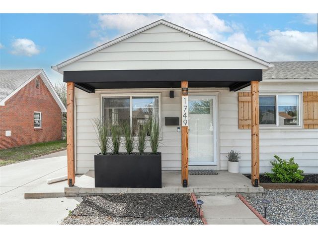 1749 Havana St, Aurora, CO 80010