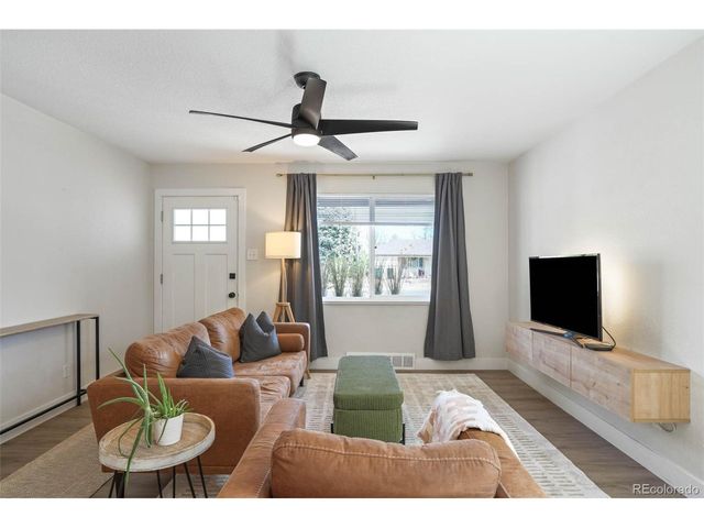 1749 Havana St, Aurora, CO 80010