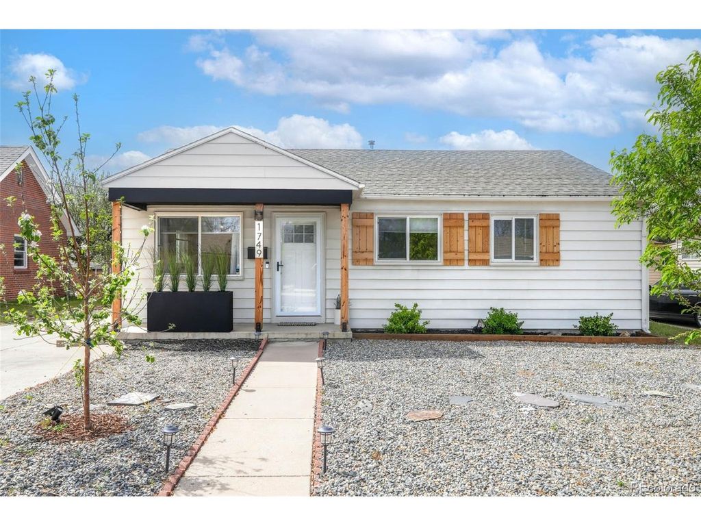 1749 Havana St, Aurora, CO 80010