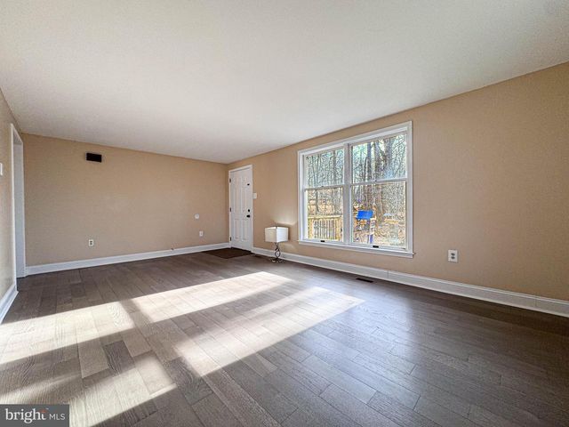 155 BALSAM LN, Bluemont, VA 20135