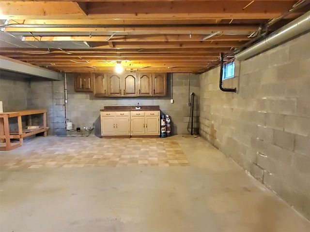4284 NEPTUNE Drive, Erie, PA 16506