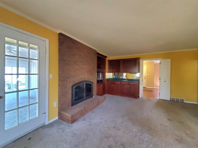 4284 NEPTUNE Drive, Erie, PA 16506