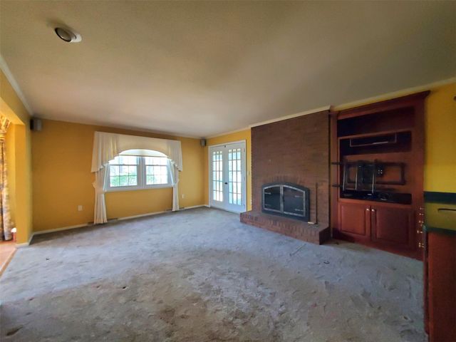 4284 NEPTUNE Drive, Erie, PA 16506