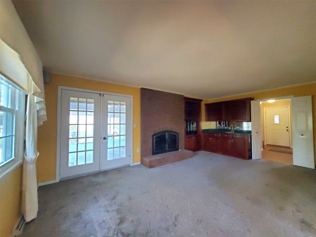 4284 NEPTUNE Drive, Erie, PA 16506