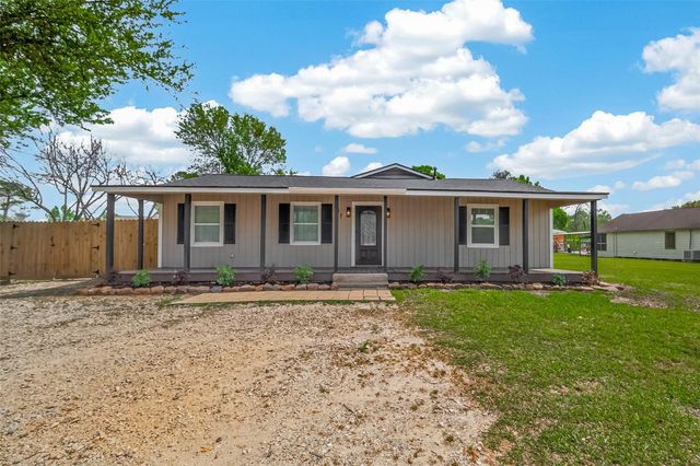 917 S Main Street, Highlands, TX 77562
