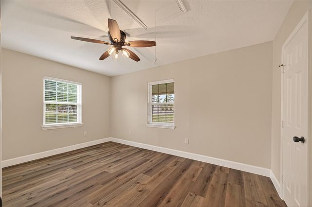 917 S Main Street, Highlands, TX 77562