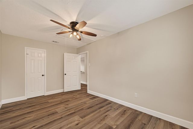 917 S Main Street, Highlands, TX 77562