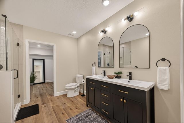 917 S Main Street, Highlands, TX 77562