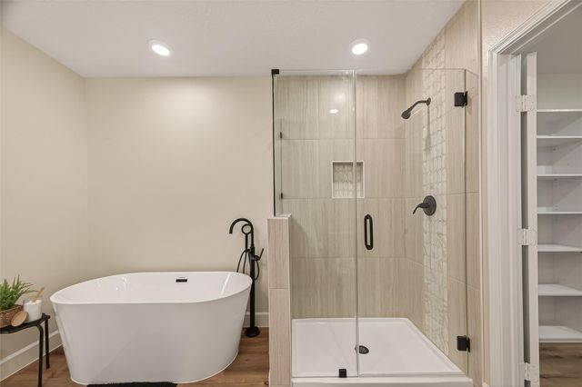 917 S Main Street, Highlands, TX 77562