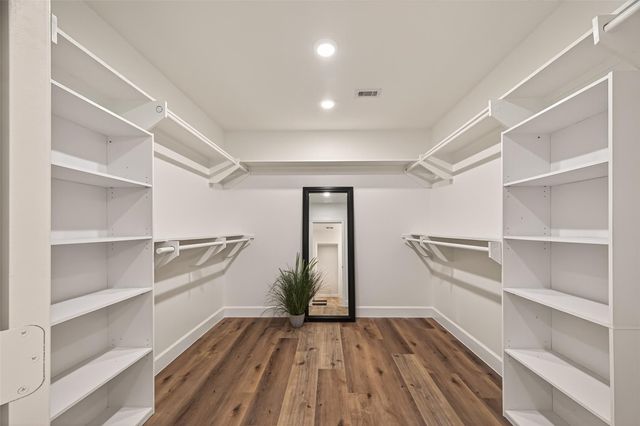 917 S Main Street, Highlands, TX 77562