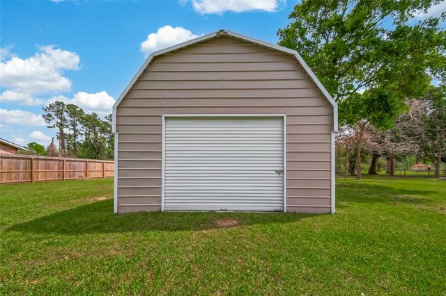 917 S Main Street, Highlands, TX 77562