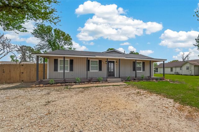 917 S Main Street, Highlands, TX 77562