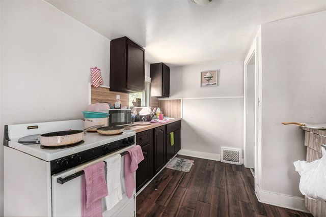 1460 S Getty Street, Muskegon, MI 49442