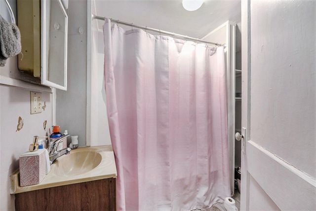 1460 S Getty Street, Muskegon, MI 49442