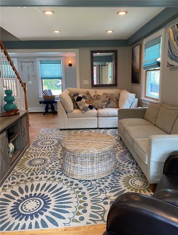 7 Bacheller St Street, Newport, RI 02840