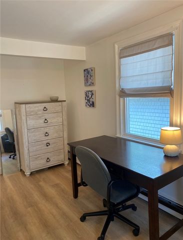 7 Bacheller St Street, Newport, RI 02840