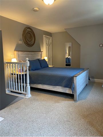 7 Bacheller St Street, Newport, RI 02840