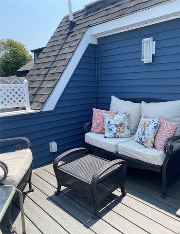 7 Bacheller St Street, Newport, RI 02840