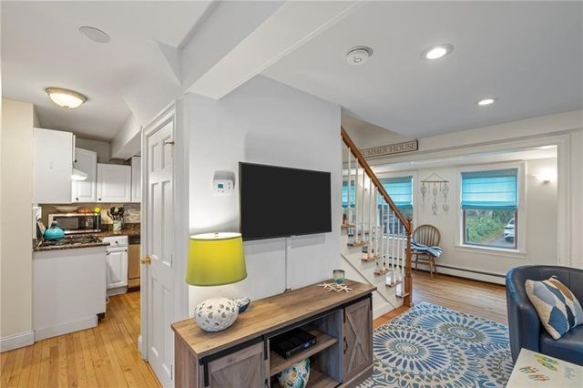 7 Bacheller St Street, Newport, RI 02840