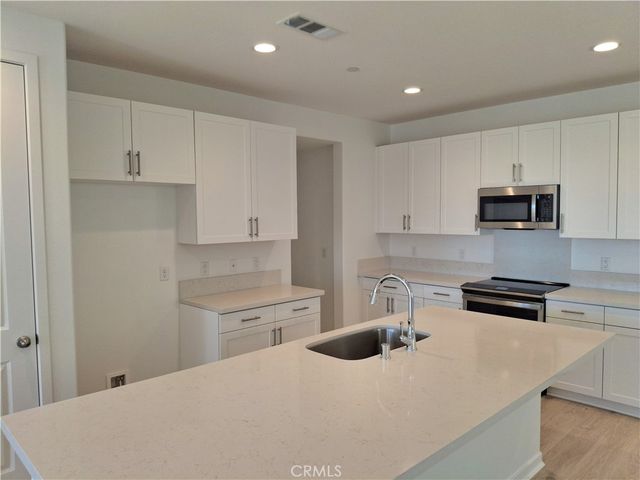 29337 Upper Creek Loop, Winchester, CA 92596