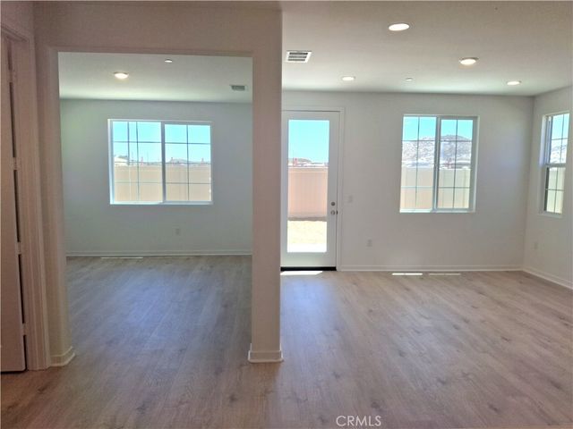 29337 Upper Creek Loop, Winchester, CA 92596