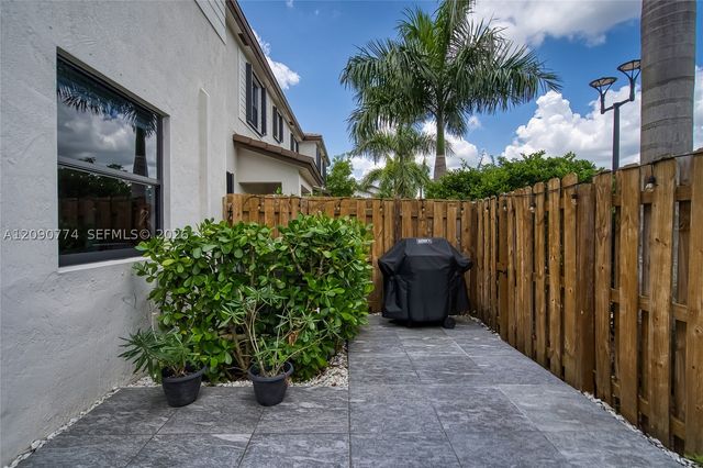 15981 SW 2nd Pl, Pembroke Pines, FL 33027