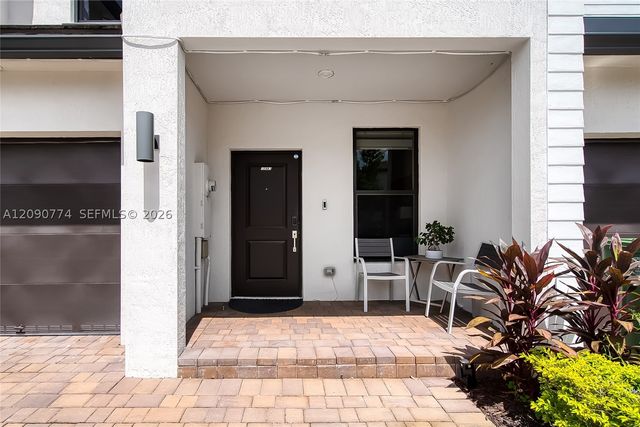 15981 SW 2nd Pl, Pembroke Pines, FL 33027