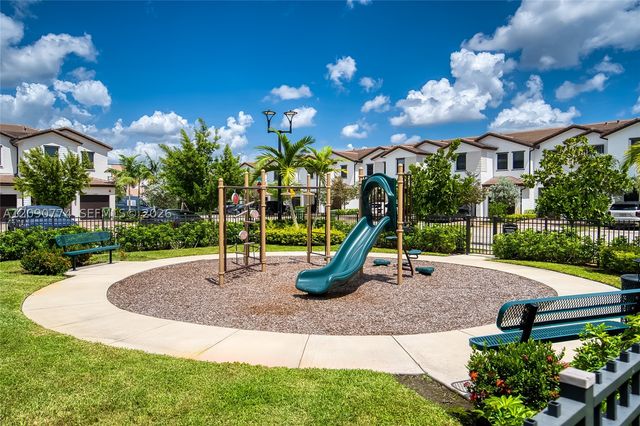 15981 SW 2nd Pl, Pembroke Pines, FL 33027