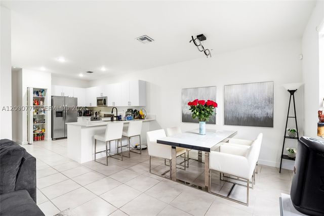15981 SW 2nd Pl, Pembroke Pines, FL 33027