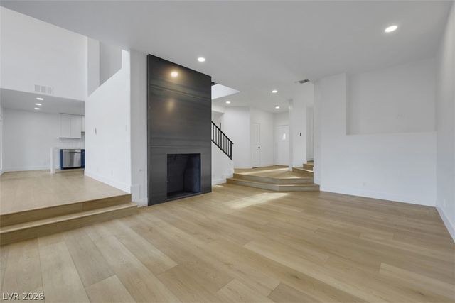 7132 Mission Hills Drive, Las Vegas, NV 89113