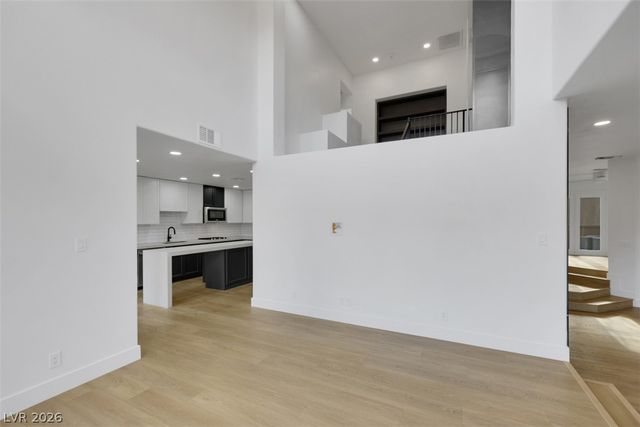 7132 Mission Hills Drive, Las Vegas, NV 89113