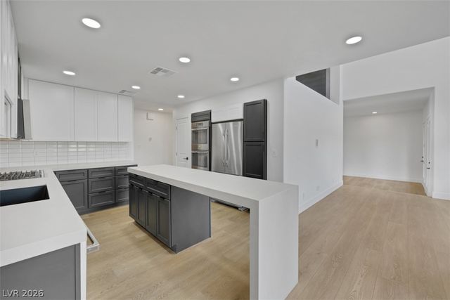 7132 Mission Hills Drive, Las Vegas, NV 89113