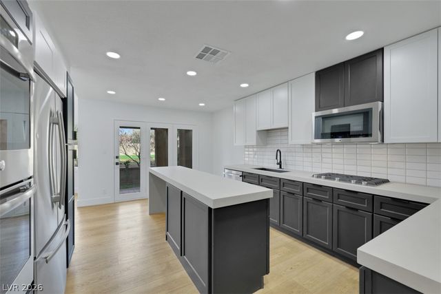 7132 Mission Hills Drive, Las Vegas, NV 89113