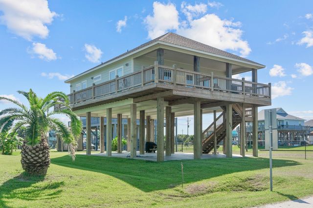 893 West Lane, Crystal Beach, TX 77650